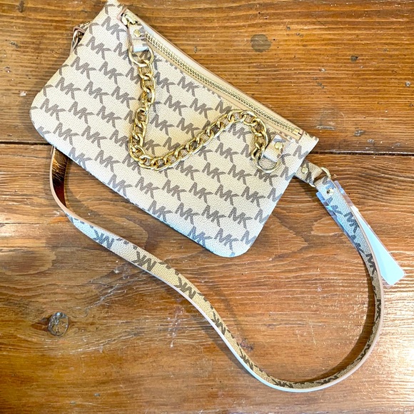 Michael Kors Handbags - Michael Kors Fanny Pack